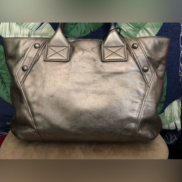 Salvatore Ferragamo Metallic Shoulder Tote Bag - Picture 4 of 11
